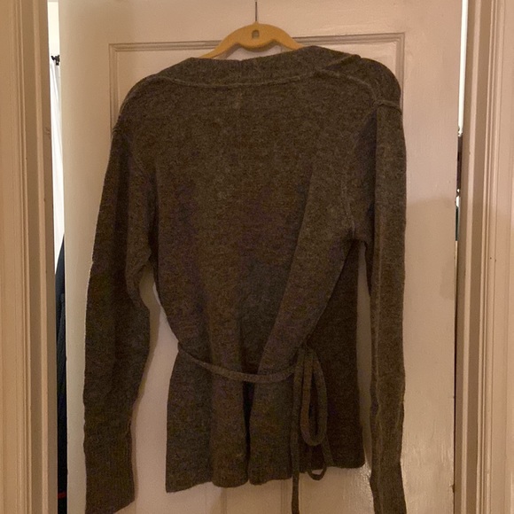 Aritzia Wilfred Free Gigi Tie Wrap Sweater Lg Taupe - Picture 4 of 6